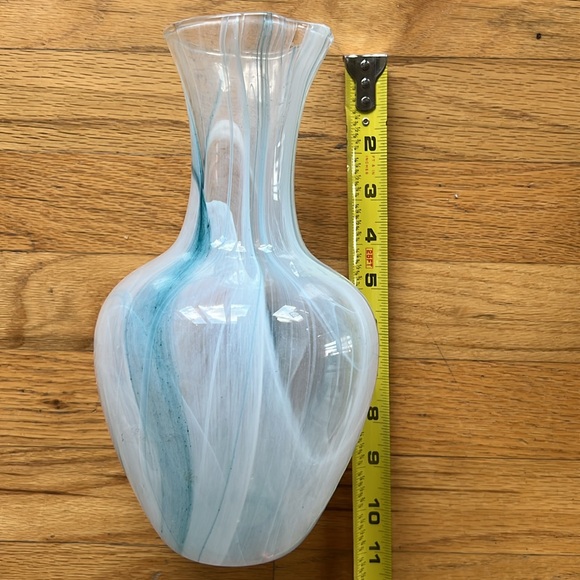 3 piece floral arrangement, vase, faux lily and cherry blossom stem. - Picture 6 of 9